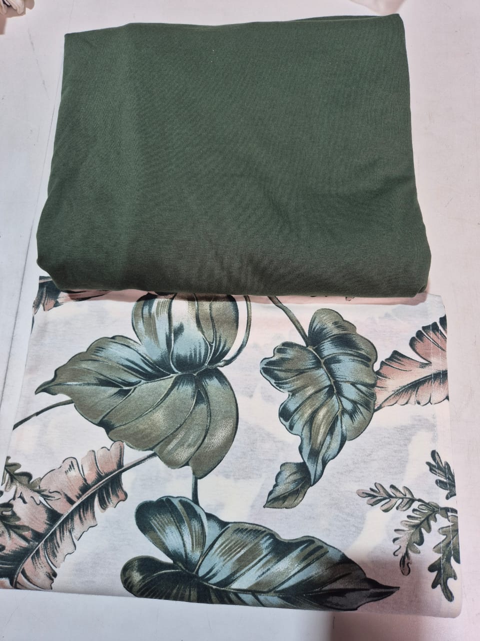 Blusa em Canelado com Zíper na Frente