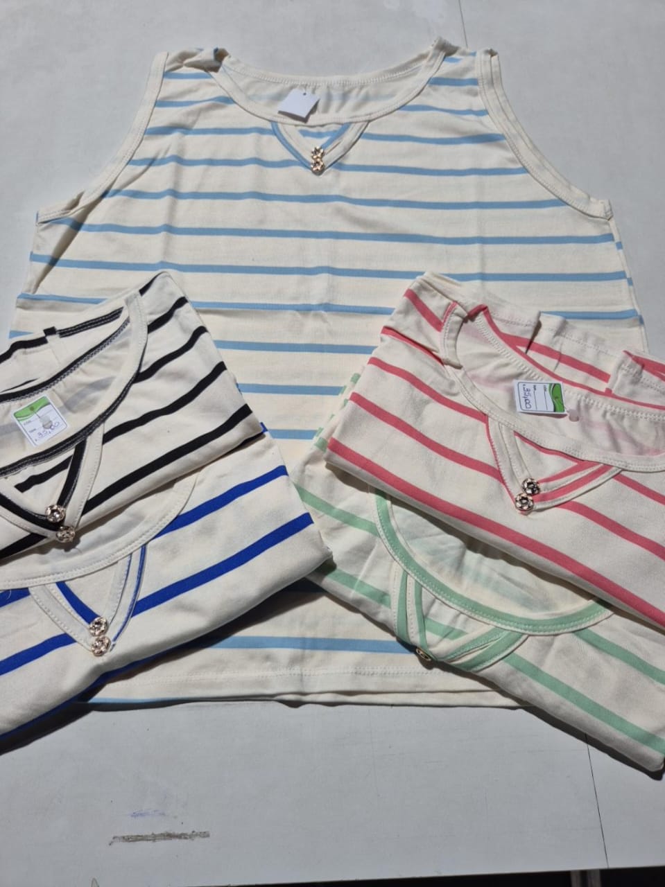 Regata Viscolycra Floral com Detalhe nos Botões